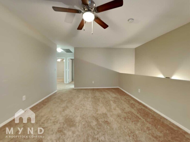 Building Photo - 11529 W Flores Dr