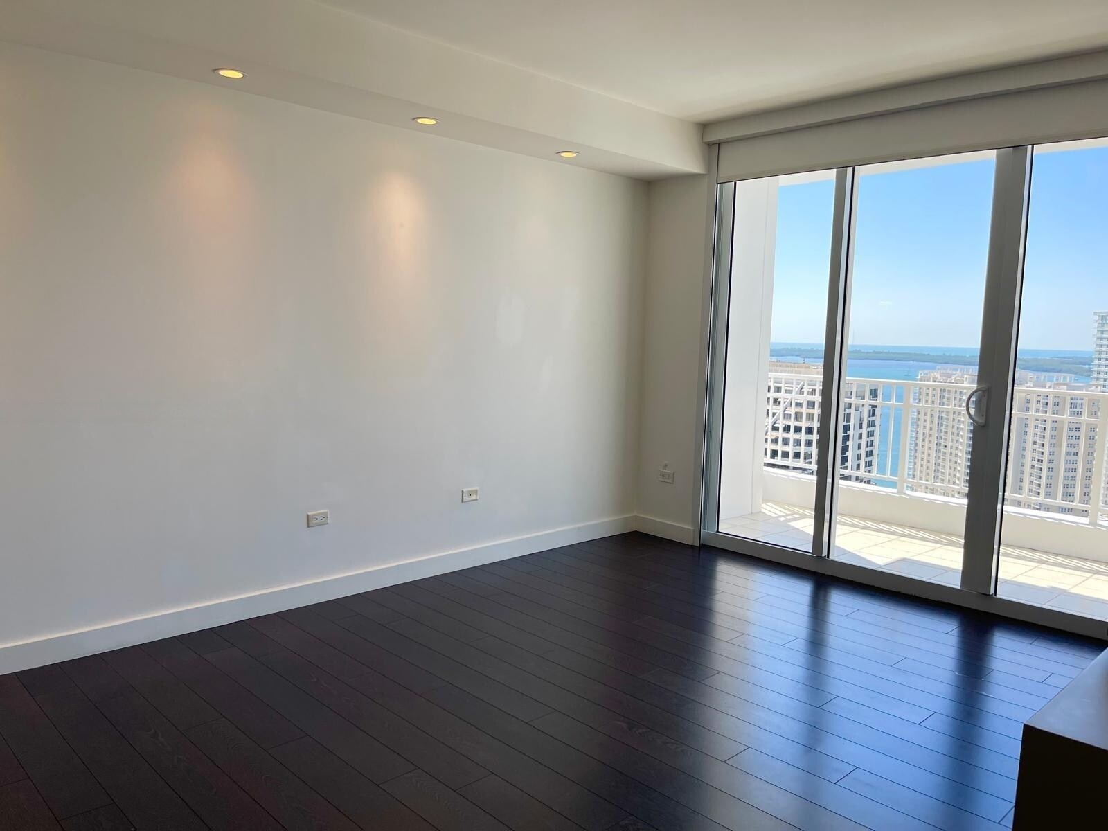 Building Photo - 801 Brickell Key Blvd