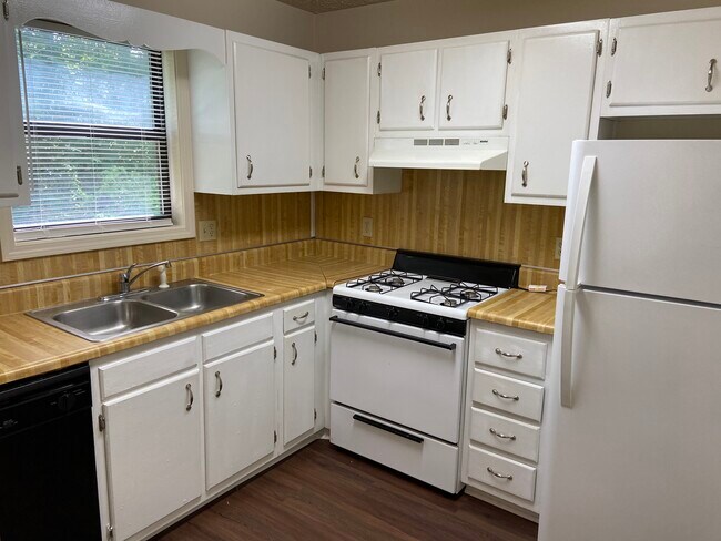 Building Photo - 897 Ventnor Pl SW