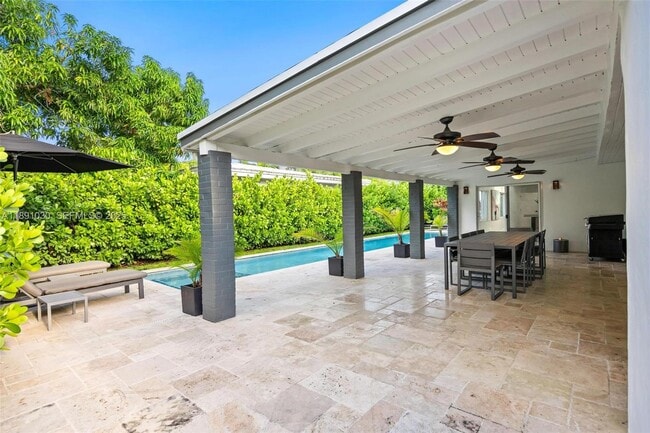 Building Photo - 1651 SW 13th Ave