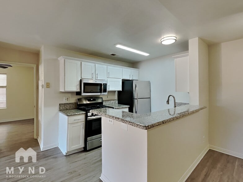 Building Photo - 2200 S Fort Apache Rd
