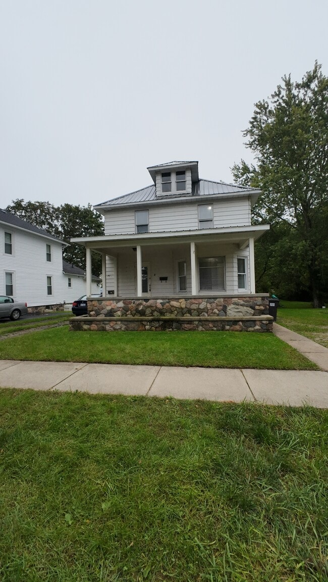 Building Photo - 70 Westwood St