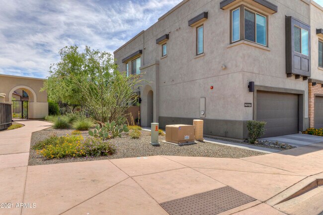 Primary Photo - 23371 N 73rd Way