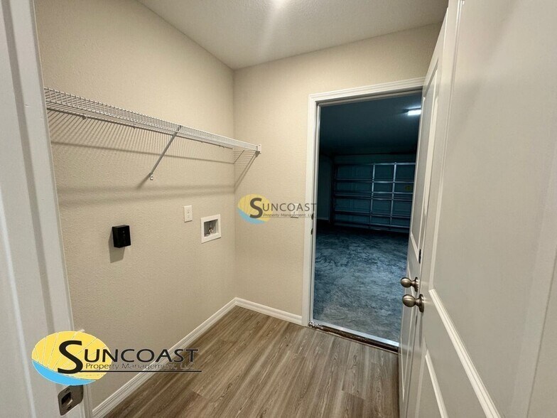 Building Photo - 8175 Golden Bamboo Dr