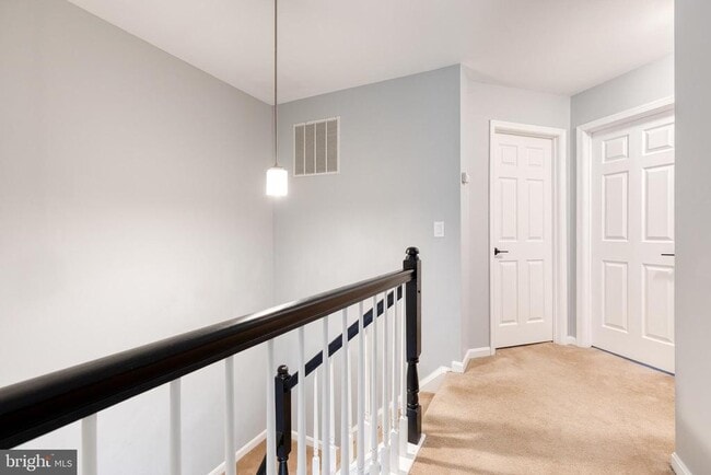 Building Photo - 708 Leister Dr