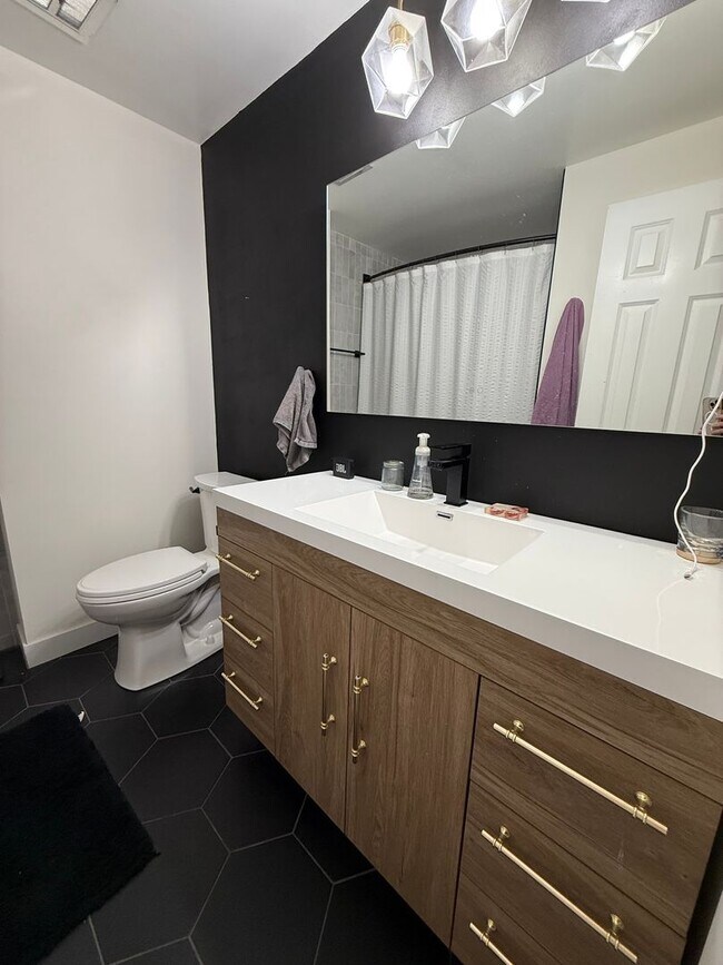 Building Photo - Charming Arvada Ranch