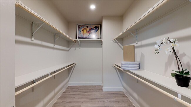 Building Photo - 5726 Rucio Ln