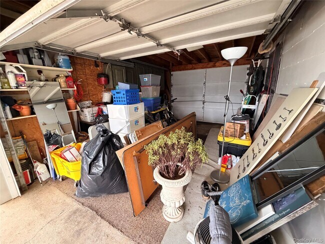 Building Photo - 12 Elves Ln