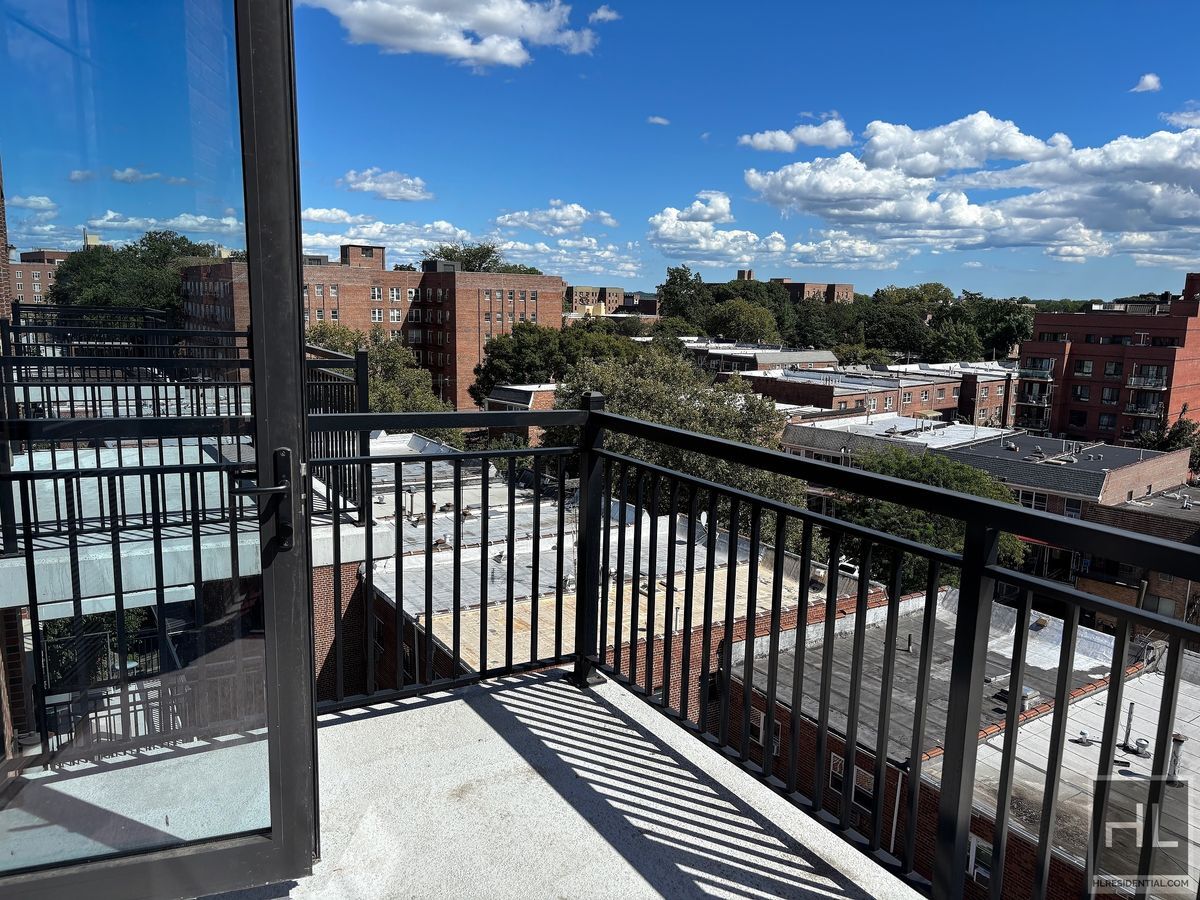 Building Photo - NORTHERN BOULEVARD