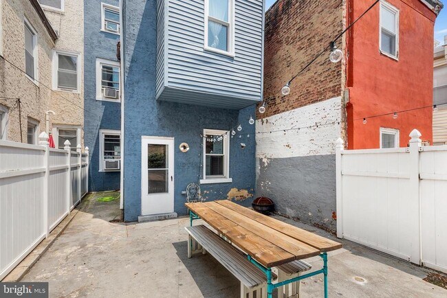 Building Photo - 114 Diamond St