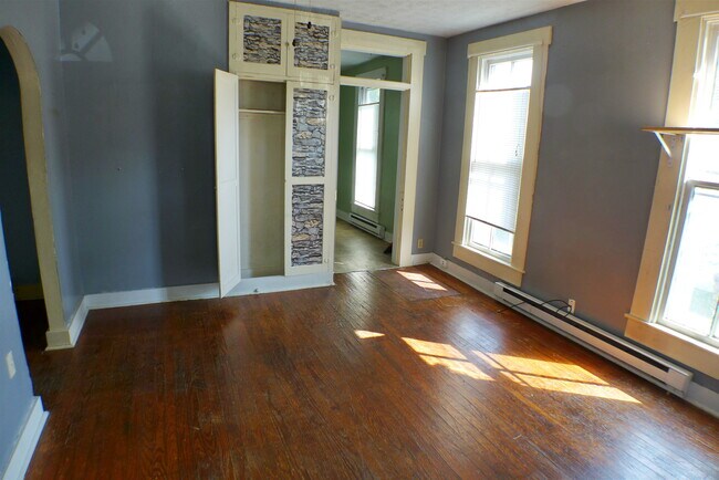 Living Room - 106 S Clay St