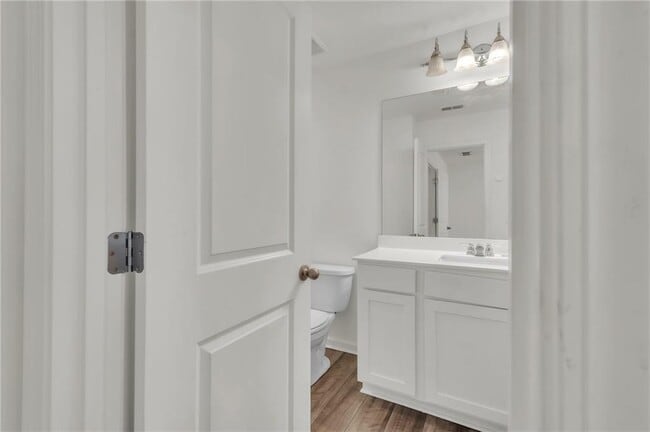 Building Photo - 1517 Vernon Blvd