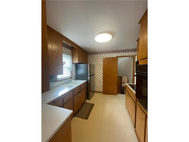 Building Photo - 1056 Ingerson Rd