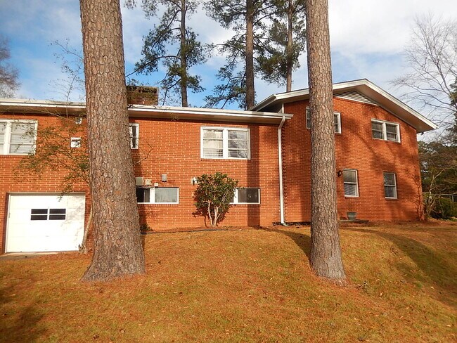 Building Photo - 106 Byron Pl