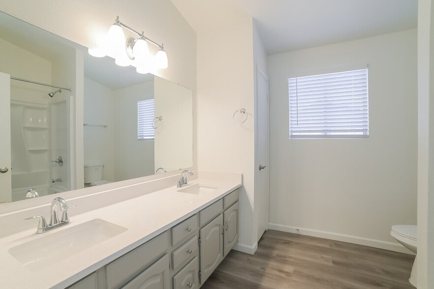 Building Photo - 14994 W Bottle Tree Ave