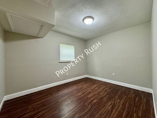 Building Photo - 6303 Walden Ave