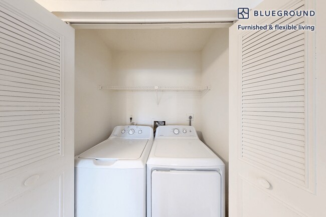 Building Photo - 5441 Columbia Rd