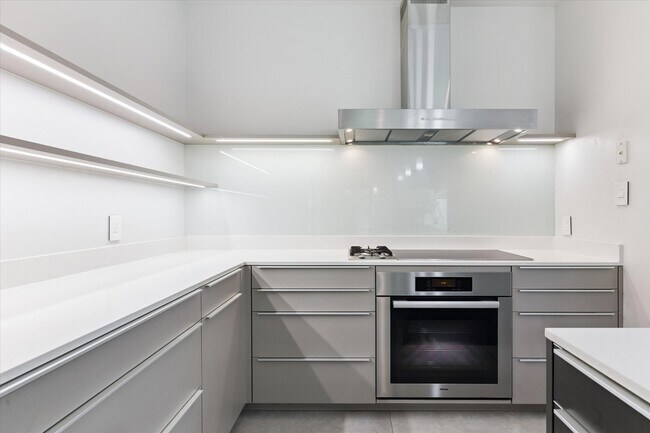 Building Photo - 1222 Marconi St