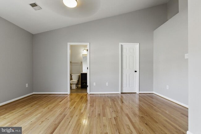 Building Photo - 20801 Shamrock Glen Cir
