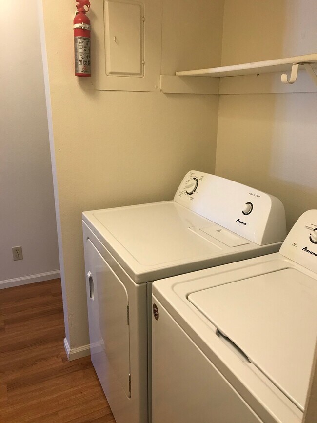 Building Photo - 7003 Tumbleweed Dr