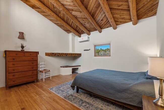 Building Photo - Enchanting Country Adobe