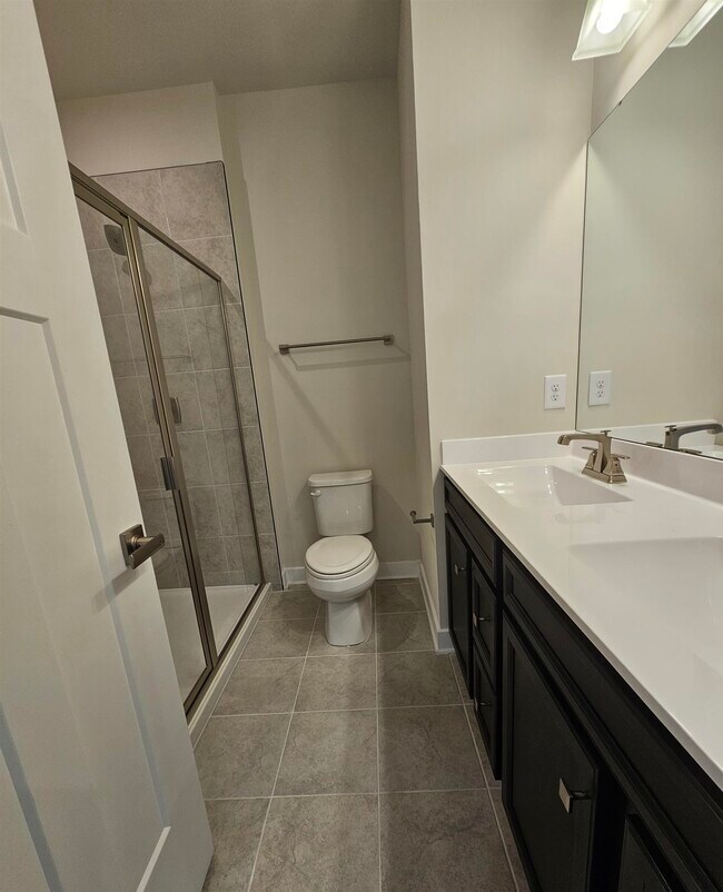 Building Photo - 303 Golan Cir