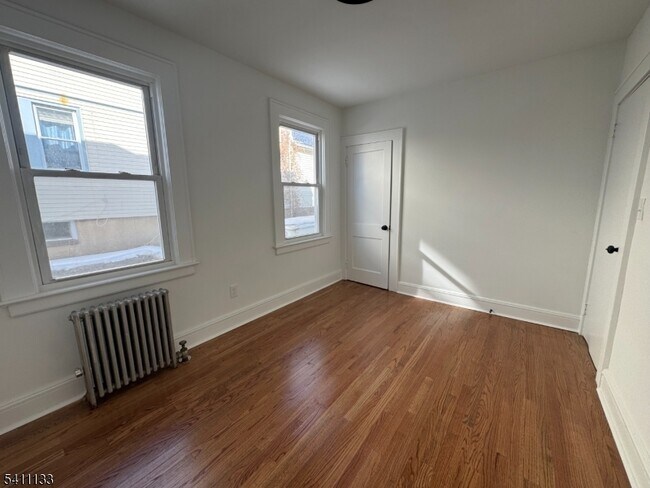 Building Photo - 25 Elm St