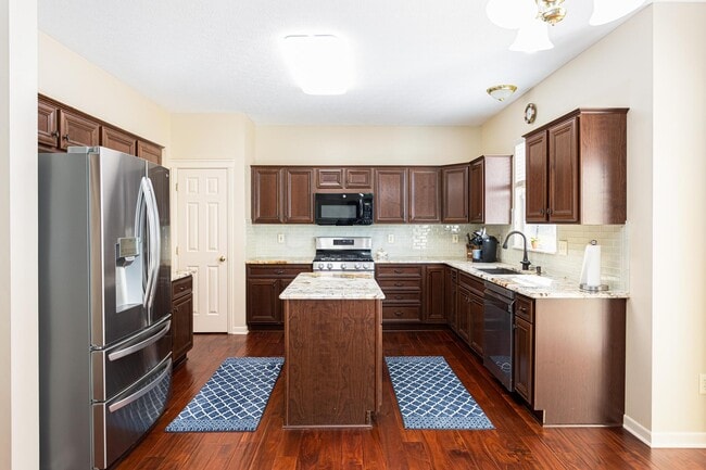 Building Photo - 5830 Prospect Ln