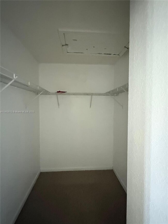 Building Photo - 1416 SE 24th Ct