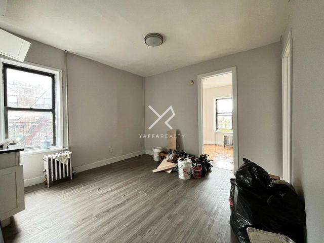 Building Photo - 3 bedroom in Brooklyn NY 11233