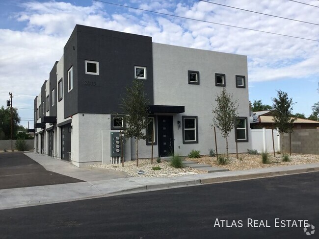 Building Photo - 3010 E Yale St