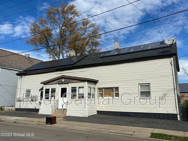 Primary Photo - 117-119 Odell St