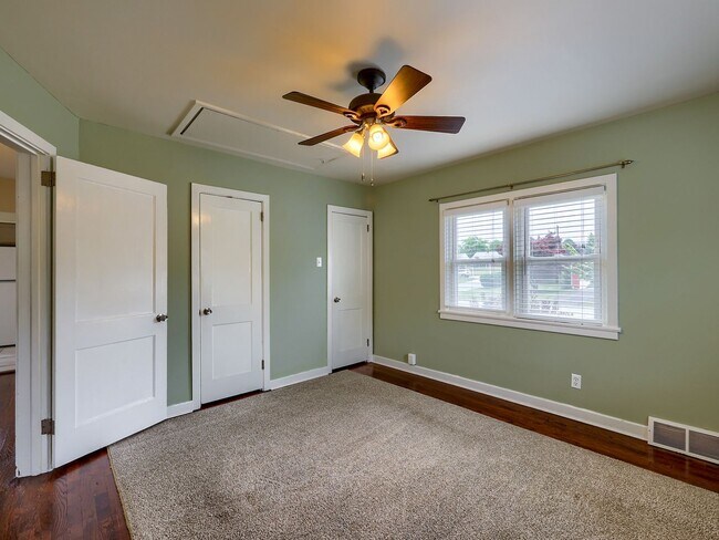 Building Photo - Adorable 2 Bedroom Single Family Home
