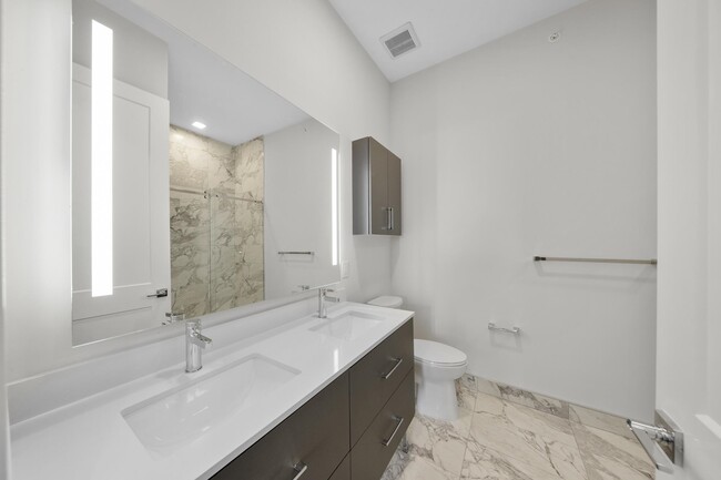 Building Photo - 121 34th St