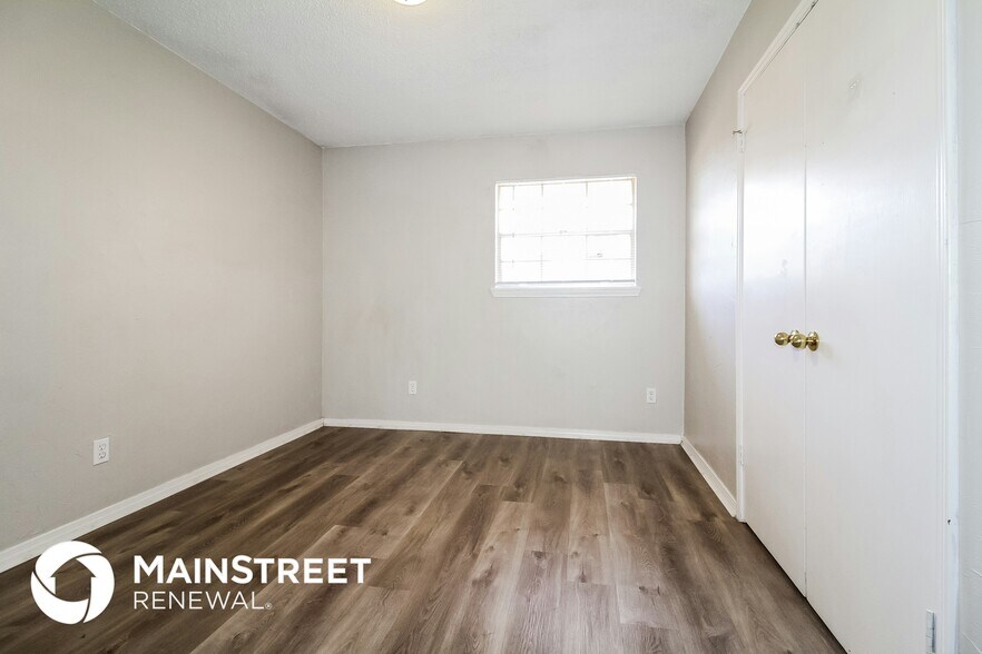 Building Photo - 808 Lotus Ave