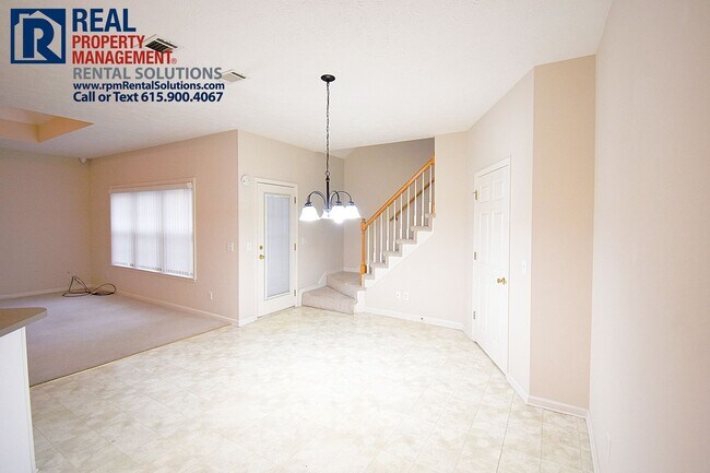 Building Photo - Adorable brick home in a great neighborhood! Huge bonus room and 2 car garage!