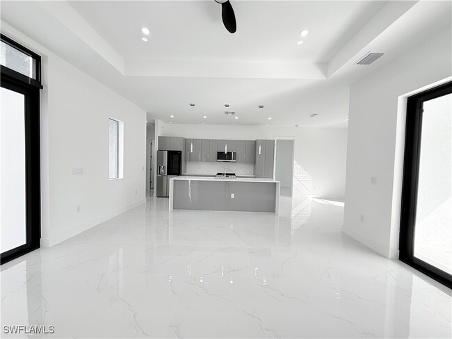 Building Photo - 702 Zemil Ct