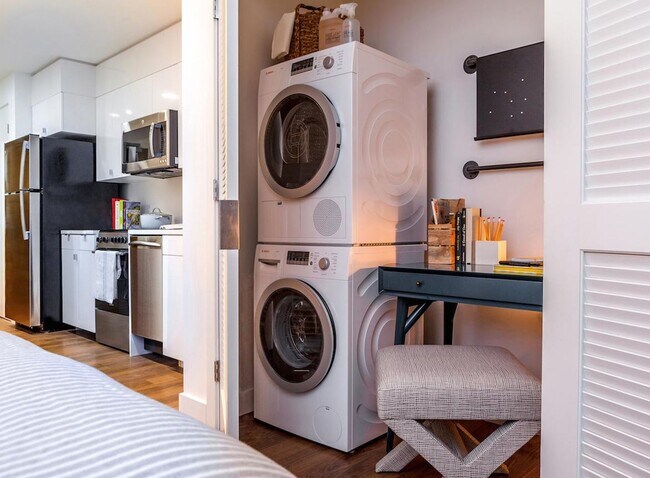 Building Photo - LUXURY FENWAY STUDIO AVAILABLE FOR A MID-AUGUST MOVE-IN - LAUNDRY IN-UNIT, A/C