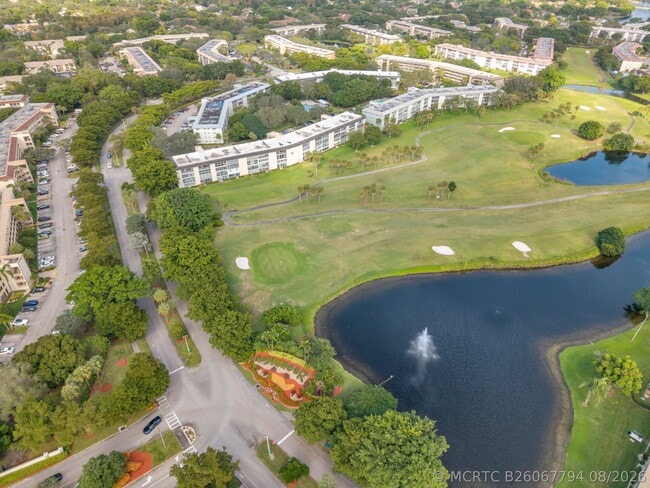 Building Photo - 3003 Portofino Isle
