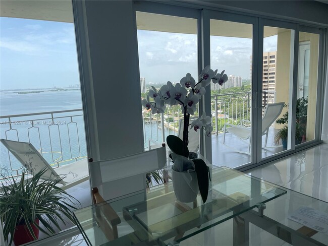 Building Photo - 11111 Biscayne Blvd