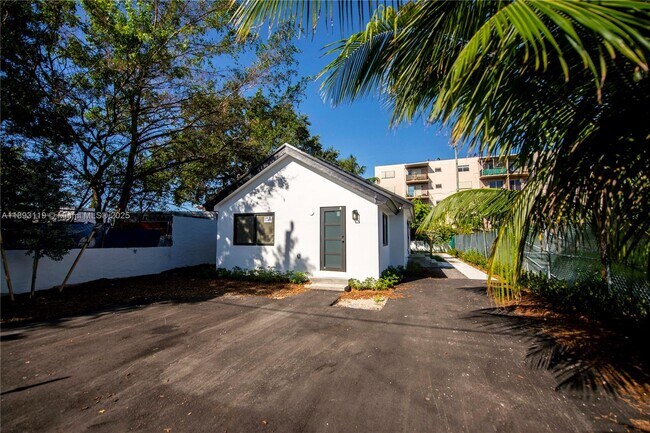 Primary Photo - 764 NW 36th Ave