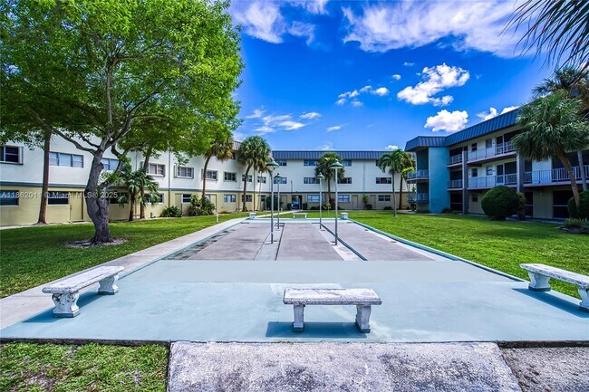 Building Photo - 300 Layne Blvd