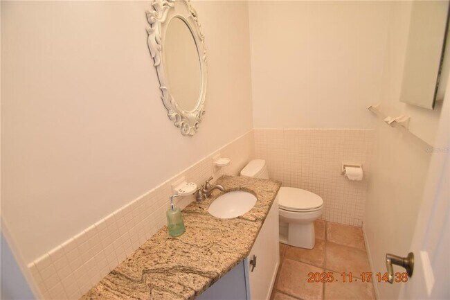 Building Photo - 705 Spanish Main Dr