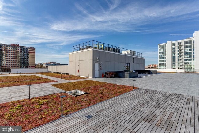 Building Photo - 801 N Fairfax St