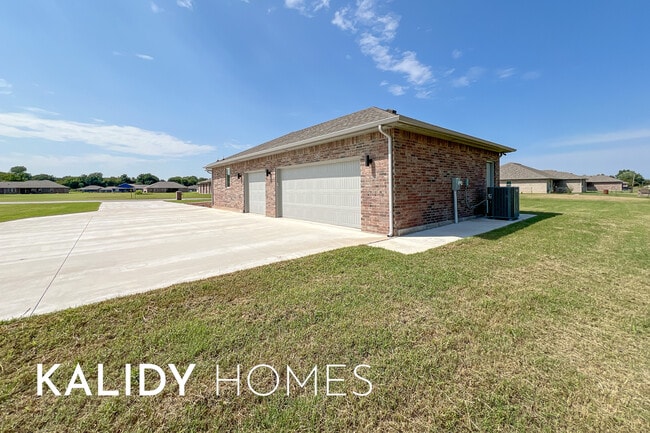 Building Photo - 214 Olde Ml Ct