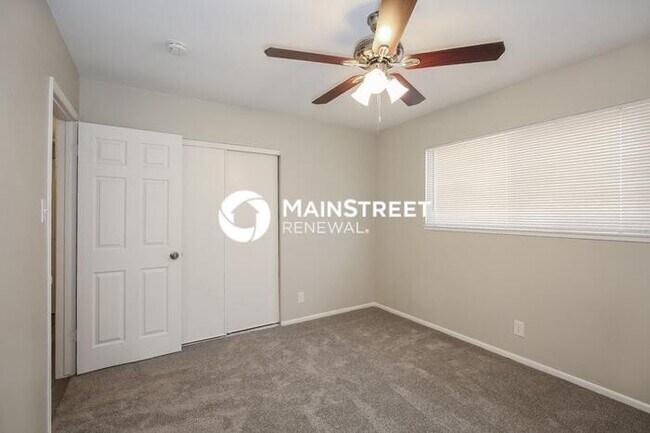 Building Photo - 3 Bedroom Pet-Friendly Home in LAS VEGAS, NV with Main Street Renewal