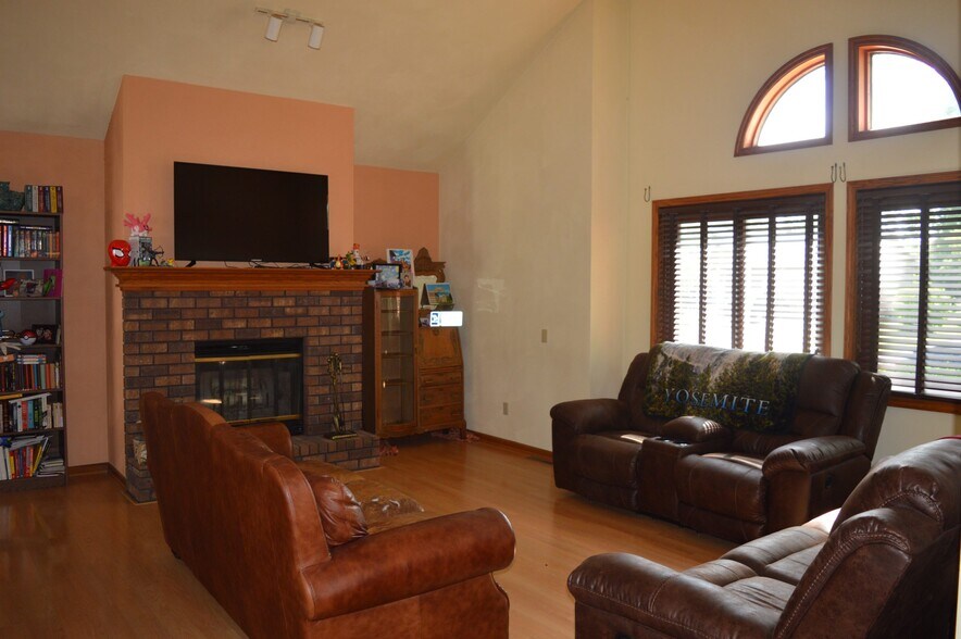 Building Photo - 7917 W Oakbrook Cir