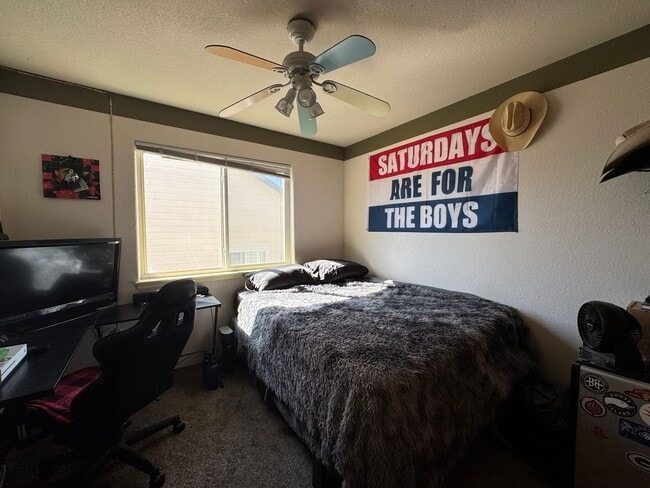 Building Photo - Great Tri-level home in West Loveland