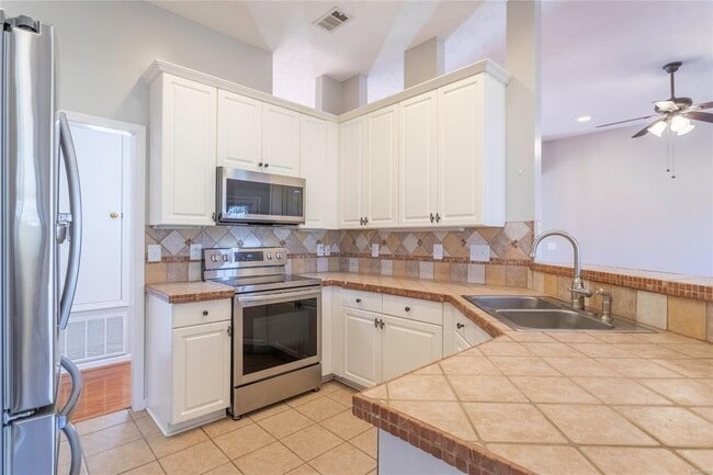 Building Photo - 6607 Rushton Ridge