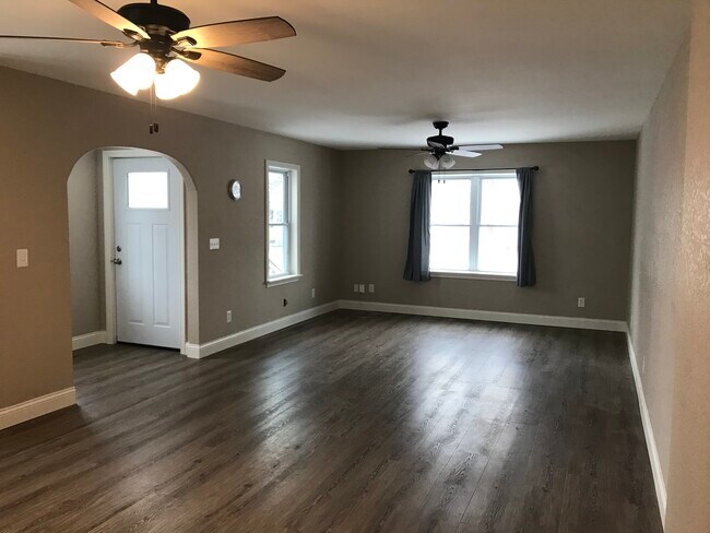 Building Photo - 205 Rassi Ave